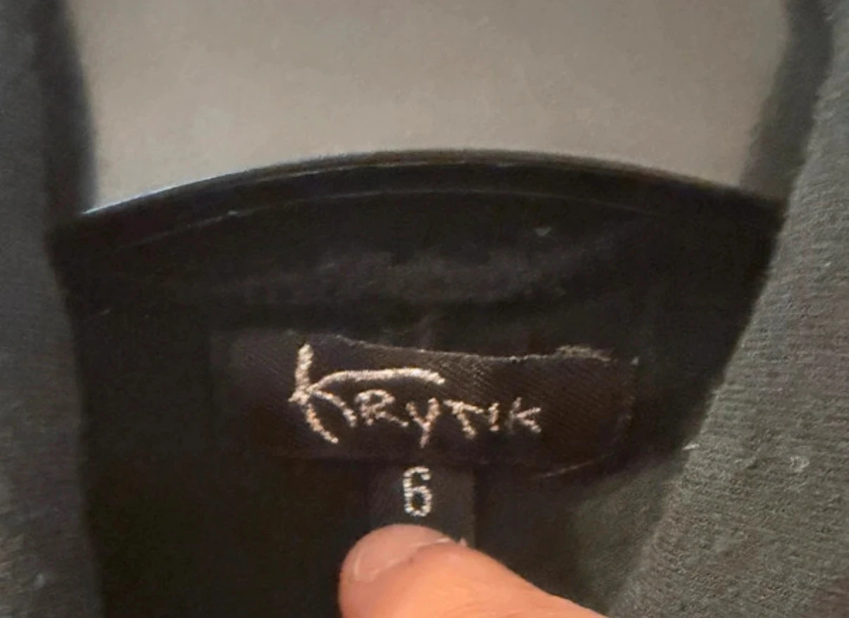 🔵 Zwarte trui met ronde hals en strass logo - Krytik - 6 jaar – photo 5